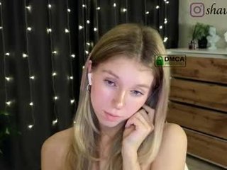 shawty_vi teen cam chick with small tits loves fucked in all positions in the chatroom