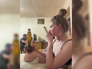 letti28 brunette cam babe loves getting her cunt banged online