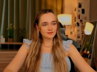 earthfantasyy naked teen cam babe loves kiss, licked slits and pink clits on a sex cam