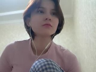 vivatrude petite asian cam girl in dirty live sex show