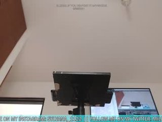 sylvana_mills_x english cam girl show his beauty legs online