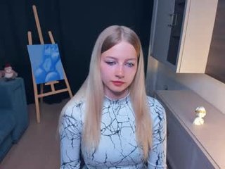thoracarter teen cam babe wants to be fucked online as hard as possible