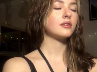 dremazwahlen teen cam babe wants to be fucked online as hard as possible