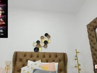 sweet_dannix big tits webcam milf pleasing her pussy in the bed