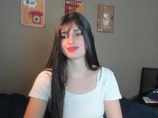 hollyshit_ cam babe loves spanking and striptease online