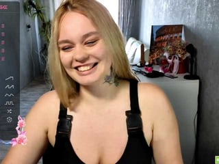 badgirl2609 cam girl will surprise you with her huge gaping asshole