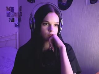 bettierobison petite asian cam girl in dirty live sex show