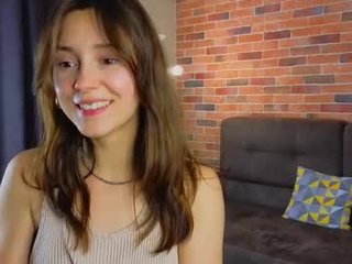 jasmindoroti cam babe with small tits offer their holes for hot live sex