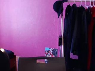 missmirandagd english cam girl show his beauty legs online