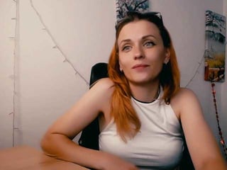 peppymiaa redhead russian cam wants shares her fantastic orgasm with the world on camera