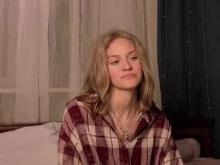 adahunnewell teen cam babe wants to be fucked online as hard as possible