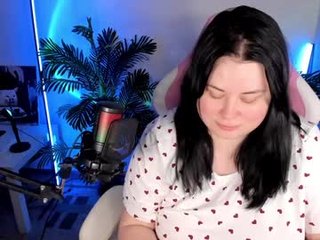 youbluesky BBW cam girl loves jerk off her hairy pussy on camera