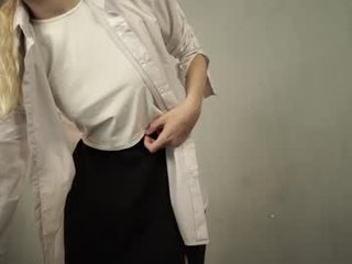 cuteelsa_ cute teen cam babe loves XXX cam action with her perfect ass