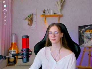-lovely redhead cam babe enjoys great live sex for more experience