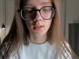 katinatonge cam babe loves anal live sex