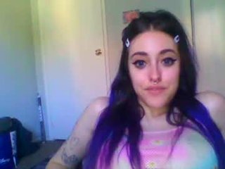 shespeachy horny couple adores fucking online