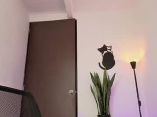 jeroharper english cam girl with hairy pussy wants showing dirty live sex