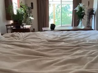 ariarose_xx cam girl likes using hot adult toys live on XXX cam