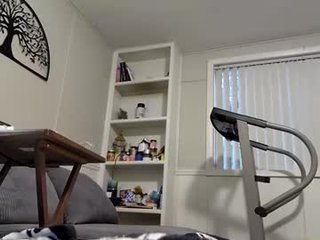 princesskiracb BBW cam girl with big tits shows off her fuck skills on camera