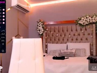 willow_hendrix ebony teen cam babe teasing it on a sex cam