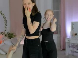 lisaluve horny couple adores fucking online