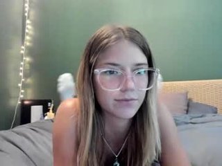 oliviahansleyy cam babe with big tits in private live sex show