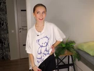 maragretchealsea petite asian cam girl in dirty live sex show