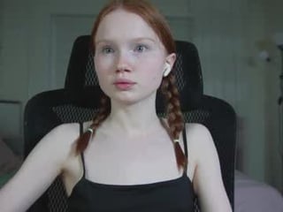 nellie_baby redhead cam babe with small tits offer their holes for hot live sex