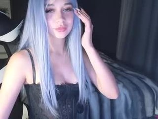 mezzalunaa teen cam babe wants to be fucked online as hard as possible