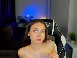 leslie_scottt teen cam babe wants to be fucked online as hard as possible