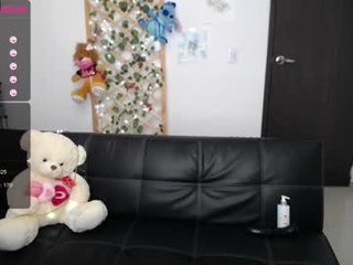 red_girlofficial fat cam babe with small tits wants her holes hard drilled