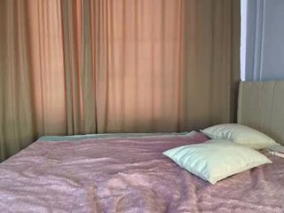 lihnpham petite asian cam girl in dirty live sex show