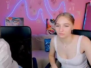 bloom_night horny couple adores fucking online