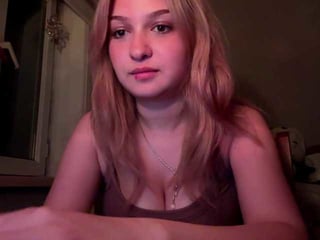 cloudyfoxy blonde teen cam babe plays with her tight asshole