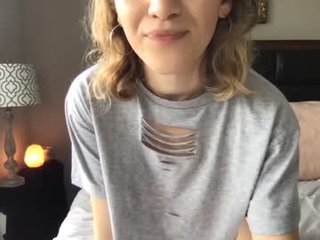 daddysbabybird hot amateur cam girl presents lewd sex shows