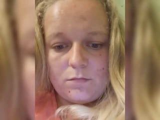 gallina1999 teen cam girl wants to give you a gift hairy online
