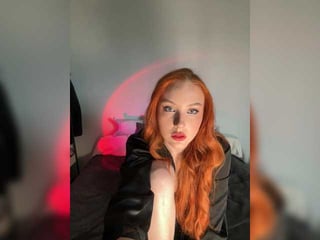 alyna-yluana russian teen cam babe, her body craves a man's touch online