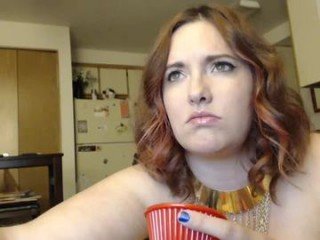 xxstrawberryjanexx big tits webcam milf pleasing her pussy in the bed