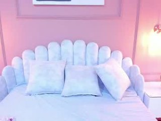 maddy_brooks teen cam chick with small tits loves fucked in all positions in the chatroom