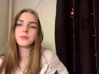 caylakimbro teen cam babe wants to be fucked online as hard as possible