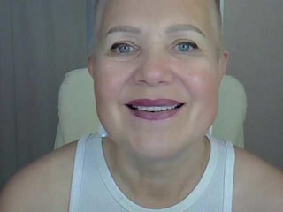 ifannylove nude cam babe loves shows all her hairy cunt on camera
