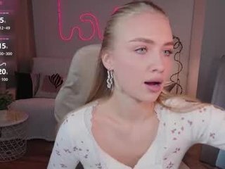 blonde_vibe cam girl will surprise you with her huge gaping asshole