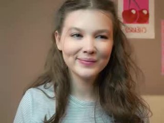 justinmarcussen teen cam babe wants to be fucked online as hard as possible