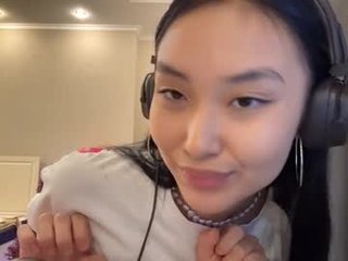 glenngauldin petite asian cam girl in dirty live sex show