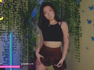 so_socutie petite asian cam girl in dirty live sex show