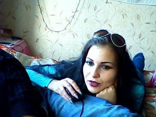 kissmabont webcam pair presents blowjob show online