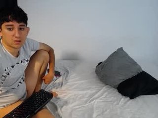 lanadoll_ cam babe with small tits offer their holes for hot live sex