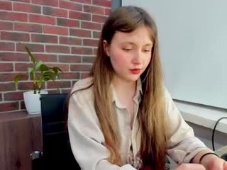 velvet_cherry cute cam girl with big tits pleasing her horny cunt