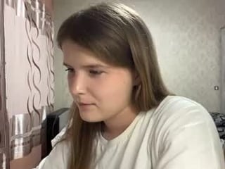 blondellbi cam babe with big tits in private live sex show