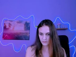 nila_eclipse cam babe with small tits offer their holes for hot live sex